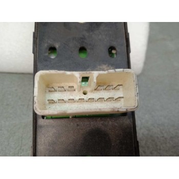 Recambio de mando elevalunas delantero izquierdo para hyundai santa fe (bm) 2.2 crdi classic (2wd) referencia OEM IAM 935702B000