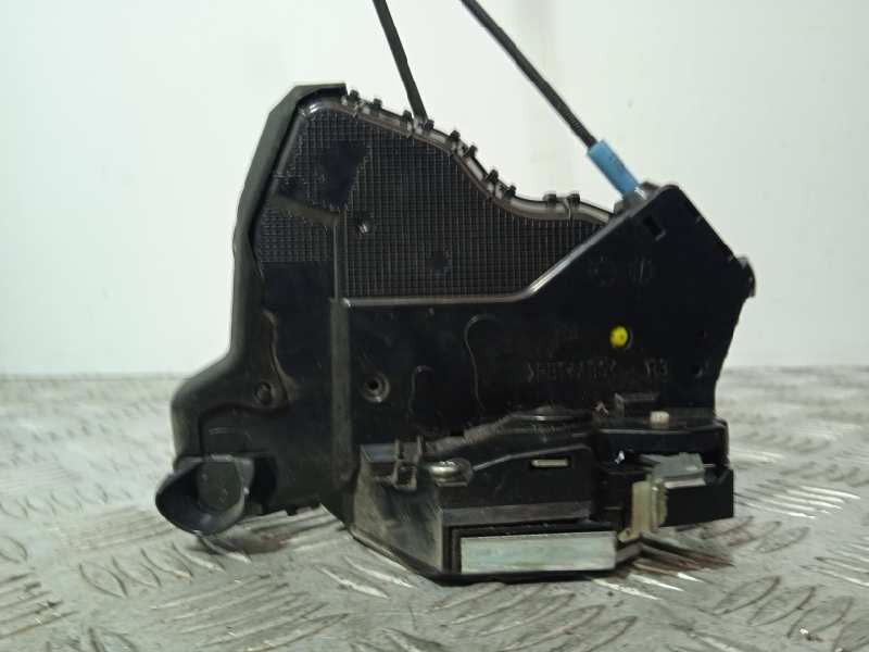 Recambio de cerradura puerta delantera derecha para lexus ct 200h referencia OEM IAM   4 PINS