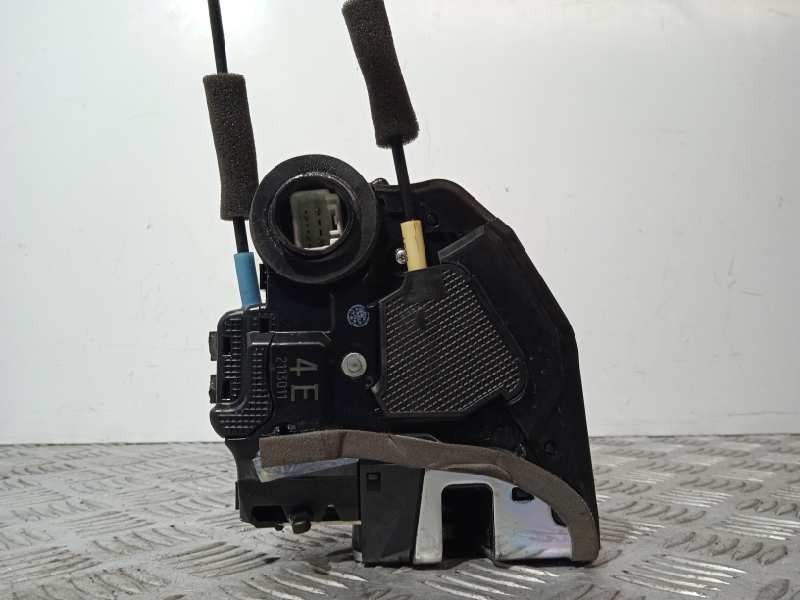 Recambio de cerradura puerta trasera derecha para lexus ct 200h referencia OEM IAM   4 PINS