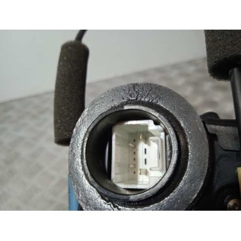 Recambio de cerradura puerta trasera derecha para lexus ct 200h referencia OEM IAM   4 PINS