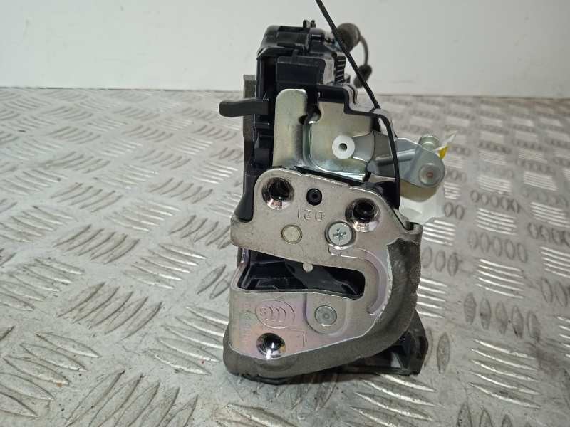 Recambio de cerradura puerta trasera izquierda para lexus ct 200h referencia OEM IAM   4 PINS