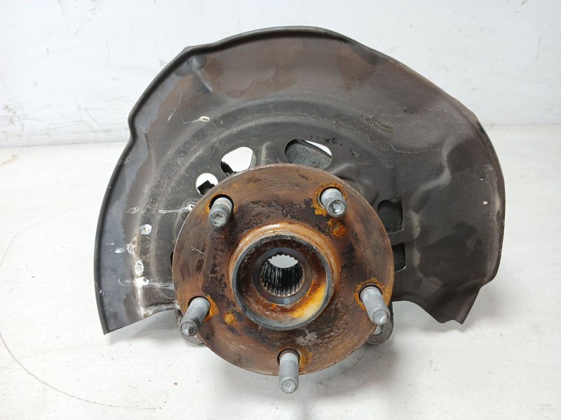 Recambio de mangueta delantera izquierda para toyota auris hybrid active referencia OEM IAM   rotula mal