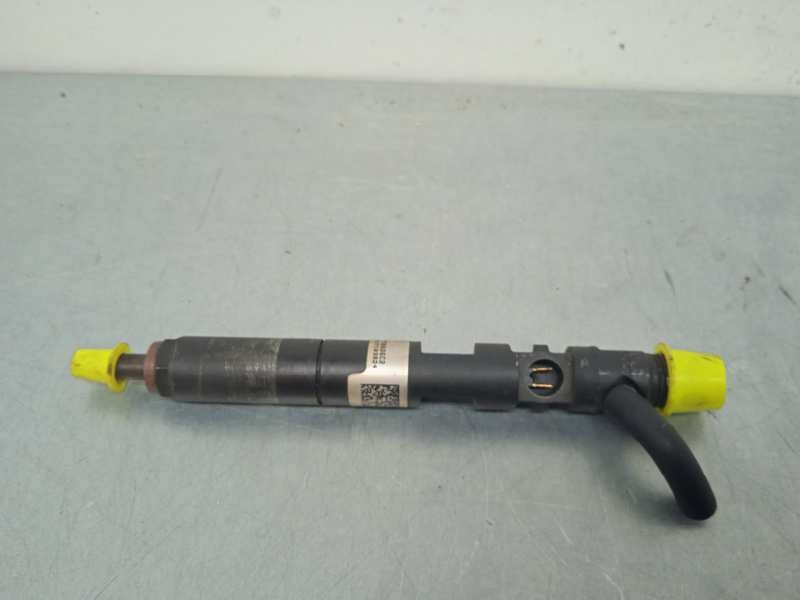 Recambio de inyector para renault megane ii berlina 3p 1.5 dci diesel referencia OEM IAM R01801Z  