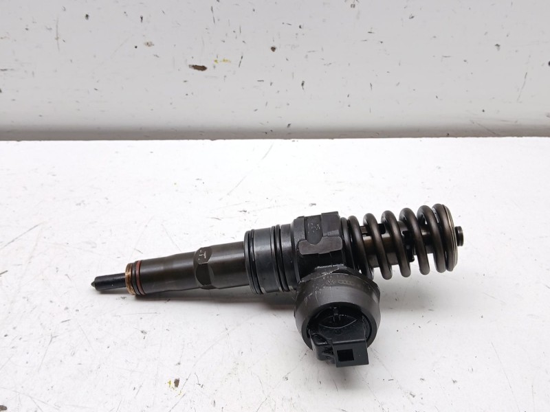 Recambio de inyector para seat leon (1p1) 1.9 tdi referencia OEM IAM 038130073ag 0414720215 