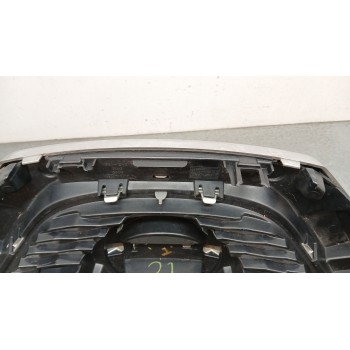 Recambio de rejilla paragolpes delantero para nissan qashqai (j11) tekna premium referencia OEM IAM 5580u100 623104ea0a 