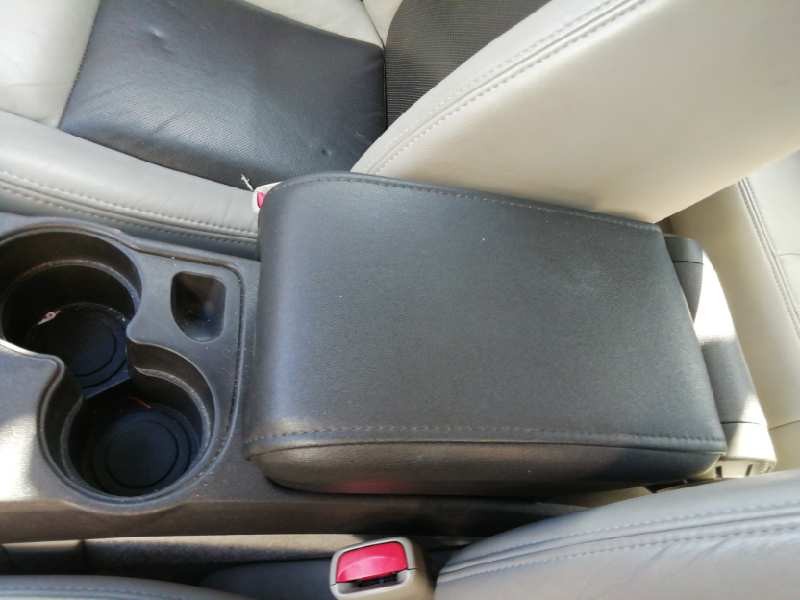 Recambio de apoyabrazos central para cadillac cts 3.2 elegance referencia OEM IAM   