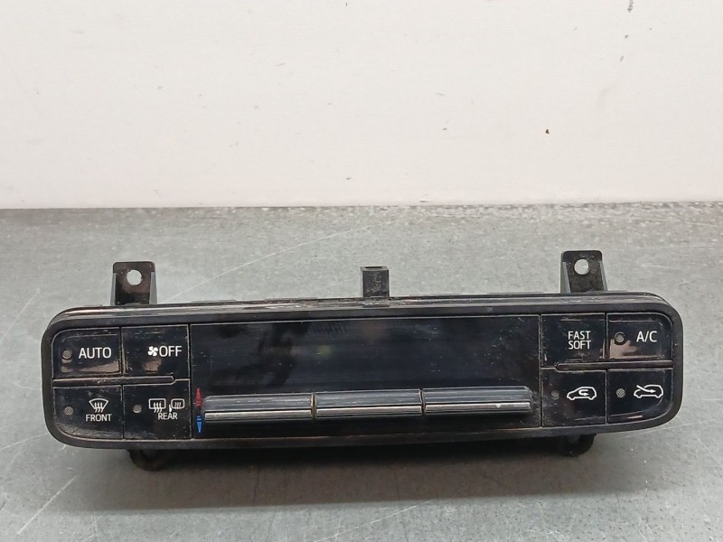 Recambio de mando climatizador para toyota auris hybrid active referencia OEM IAM 75h695  5590002c60