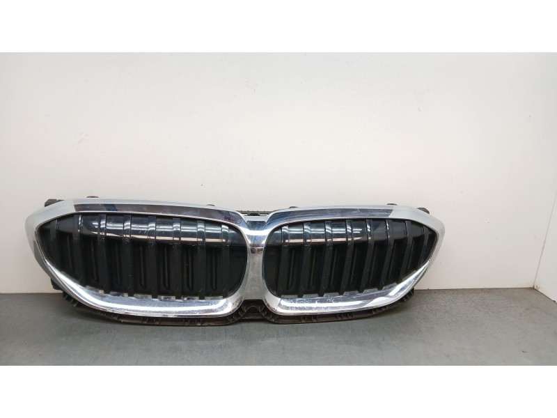 Recambio de rejilla paragolpes delantero para bmw serie 5 berlina (g30) referencia OEM IAM 18715610 5a22c6001 5811r1001