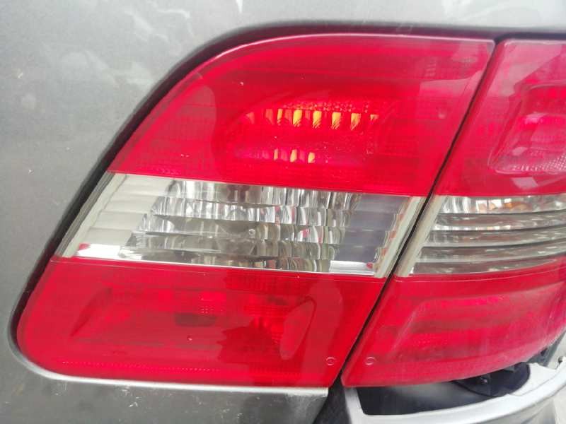 Recambio de piloto trasero derecho interior para mercedes-benz clase b (w245) 200 (245.233) referencia OEM IAM A1698201664  