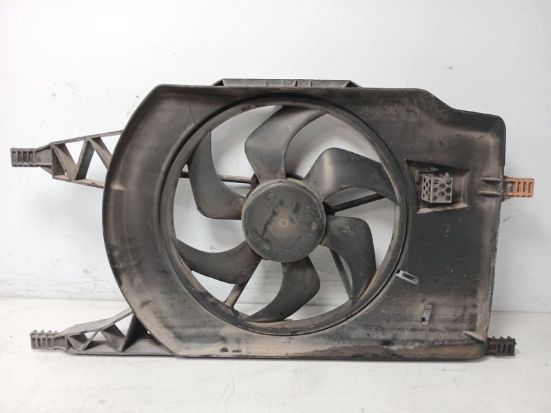 Recambio de electroventilador para renault laguna ii grandtour (kg0) 1.9 dci diesel referencia OEM IAM 8200025635  