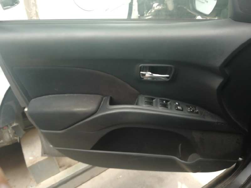 Recambio de guarnecido puerta delantera izquierda para peugeot 4007 premium referencia OEM IAM  SIN BOTONERA 