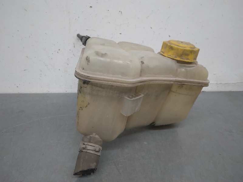 Recambio de deposito expansion para ford fiesta (cbk) ambiente referencia OEM IAM 3S618K218 OJO DOS MODELOS 