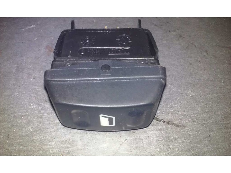 Recambio de mando elevalunas delantero derecho para citroën xsara berlina 1.9 td exclusive referencia OEM IAM   