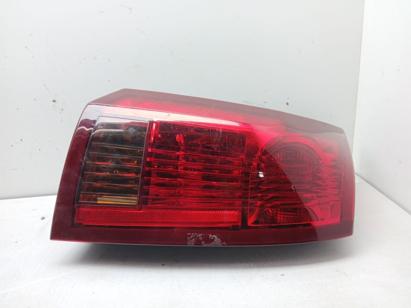 Recambio de piloto trasero izquierdo para cadillac cts 3.2 elegance referencia OEM IAM 10010605  