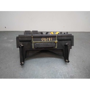 Recambio de caja reles / fusibles para jeep commander 3.0 v6 crd limited referencia OEM IAM 04692114AC  
