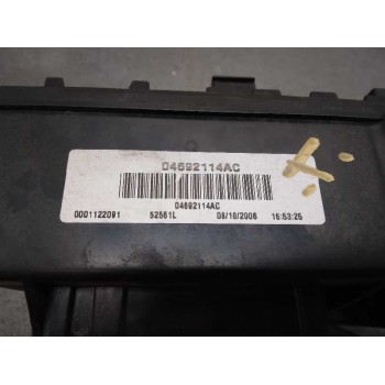 Recambio de caja reles / fusibles para jeep commander 3.0 v6 crd limited referencia OEM IAM 04692114AC  