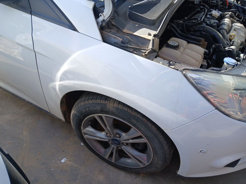 Recambio de aleta delantera derecha para ford focus iii 1.6 tdci referencia OEM IAM 2171302  