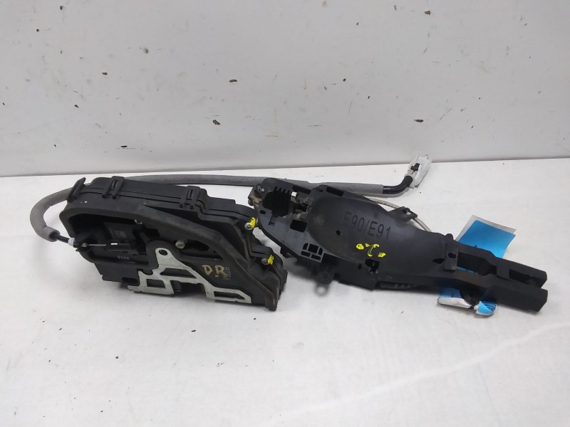 Recambio de cerradura puerta delantera derecha para bmw serie 3 berlina (e90) 320i referencia OEM IAM 4389474  