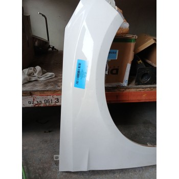 Recambio de aleta delantera derecha para ford focus iii 1.6 tdci referencia OEM IAM 2171302  