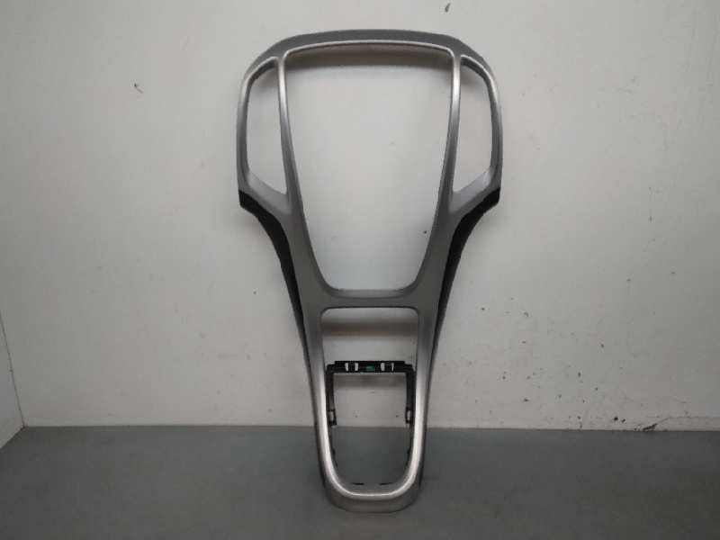 Recambio de plasticos para opel astra j gtc sport referencia OEM IAM 13257562 MOLDURA SALPICADERO 