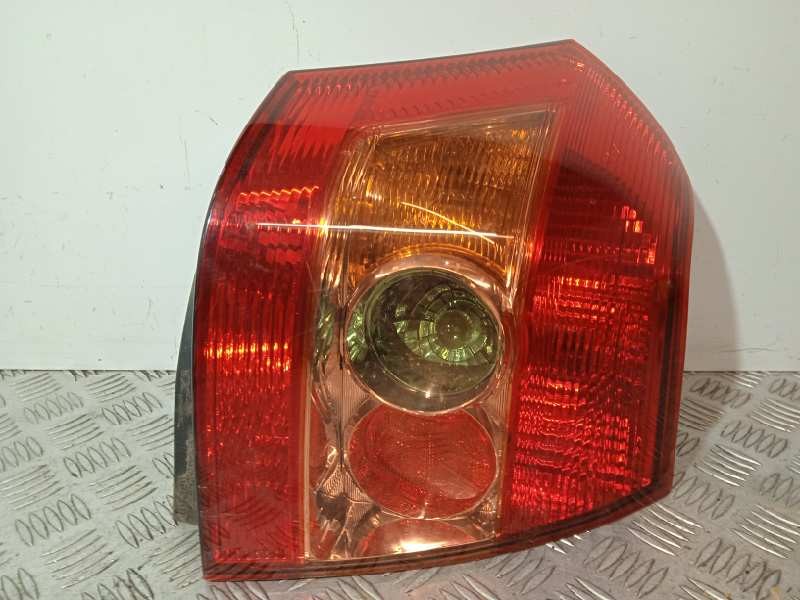 Recambio de piloto trasero derecho para toyota corolla (e12) terra berlina referencia OEM IAM   