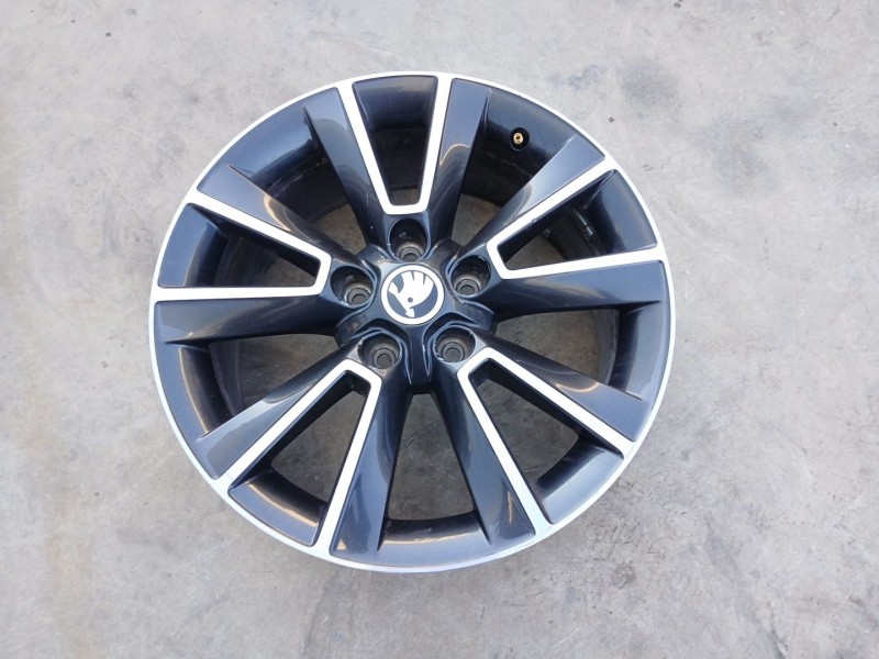 Recambio de llanta para skoda yeti (5l) 2.0 tdi referencia OEM IAM 5L0601025F X1 17 PULGADAS