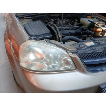 Recambio de faro derecho para chevrolet nubira sedán 1.6 referencia OEM IAM 0301001915  