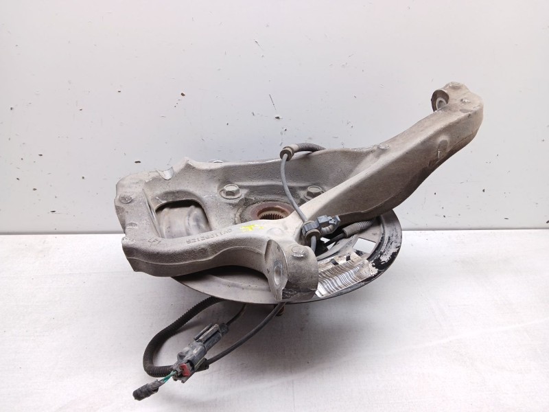 Recambio de mangueta delantera izquierda para jeep cherokee limited referencia OEM IAM 52125011ad  