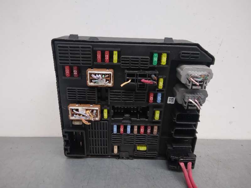 Recambio de caja reles / fusibles para renault scenic iii grand dynamique referencia OEM IAM 284B62342R  
