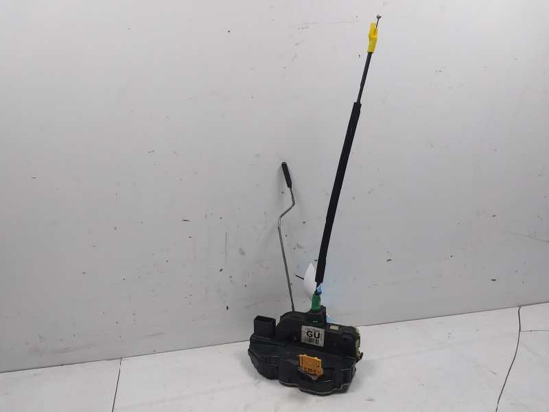 Recambio de cerradura puerta trasera derecha para chevrolet cruze hatchback lt+ referencia OEM IAM 13579566  