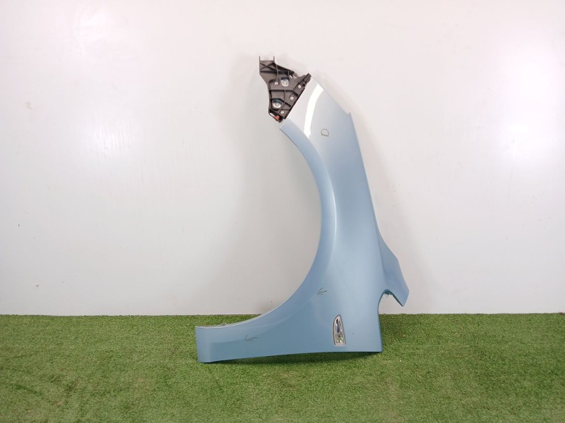 Recambio de aleta delantera izquierda para opel astra j (p10) 2.0 cdti (68) referencia OEM IAM 13390002  