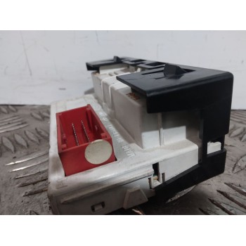 Recambio de display para renault megane ii berlina 5p confort authentique referencia OEM IAM 8200107839  