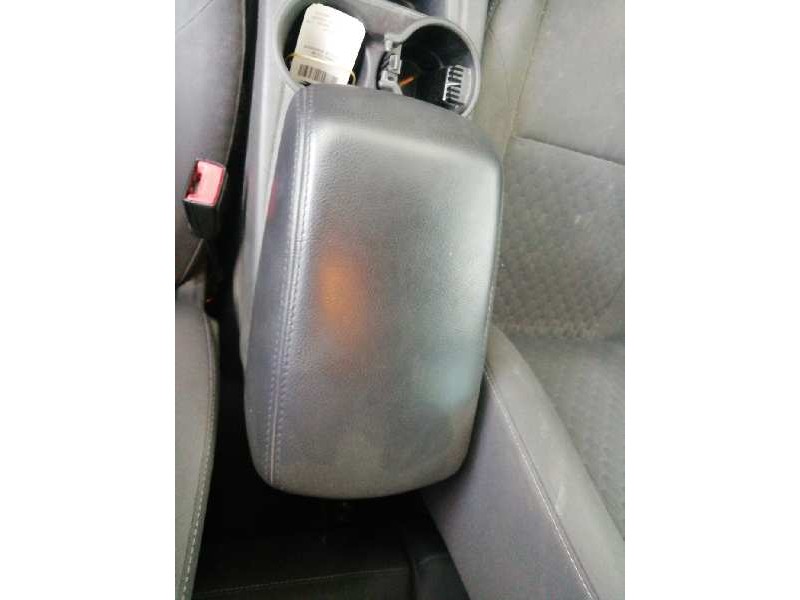 Recambio de apoyabrazos central para ford focus lim. (cb8) 1.6 tdci cat referencia OEM IAM BM51A045A06  