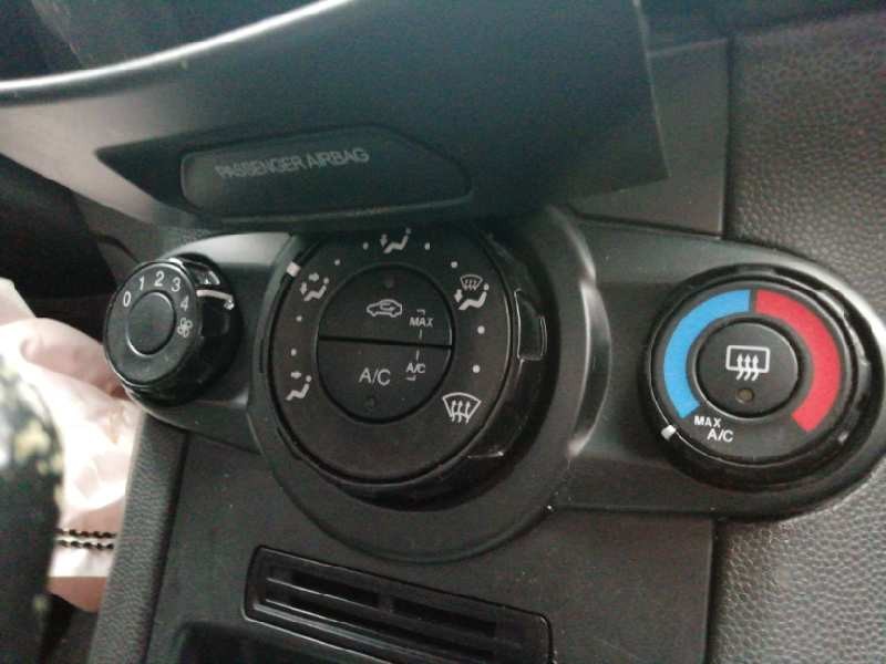 Recambio de mando calefaccion / aire acondicionado para ford fiesta (ccn) trend referencia OEM IAM 8A6118549 8A6919980 