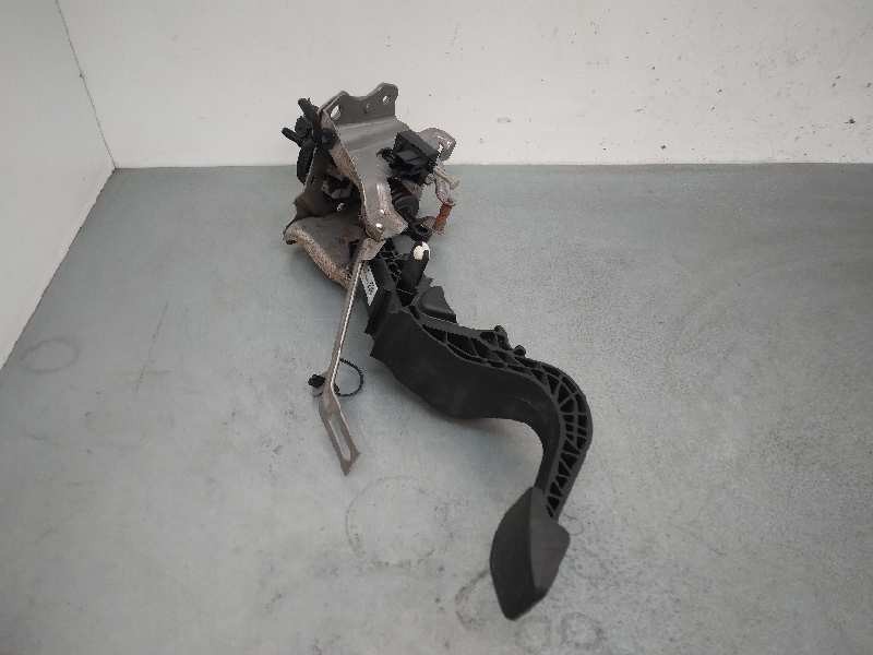 Recambio de bomba embrague para ford focus st-line referencia OEM IAM JX617B633AC 4 PINES PEDAL