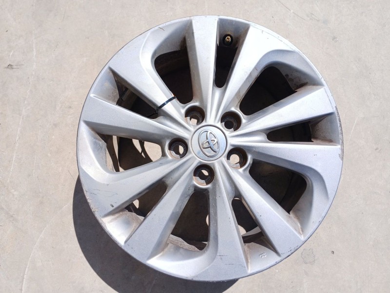 Recambio de llanta para toyota auris touring sports (e18) hybrid active referencia OEM IAM   