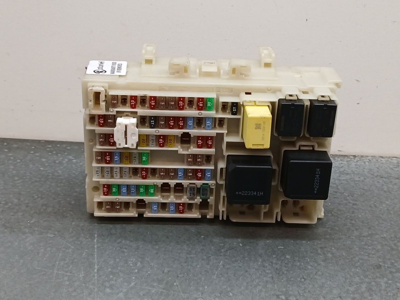 Recambio de caja reles / fusibles para renault megane e-tech suv ev40 referencia OEM IAM 243802061r  