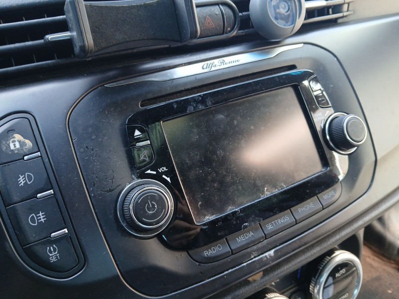Recambio de sistema audio / radio cd para alfa romeo giulietta (940_) 2.0 jtdm (940fxq1a, 940fyc1a) referencia OEM IAM 000015613