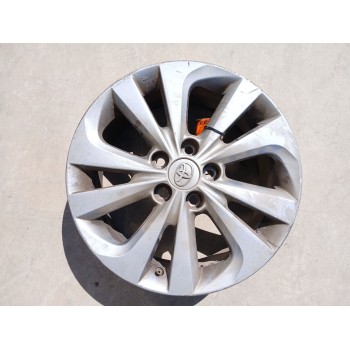 Recambio de llanta para toyota auris touring sports (e18) hybrid active referencia OEM IAM   