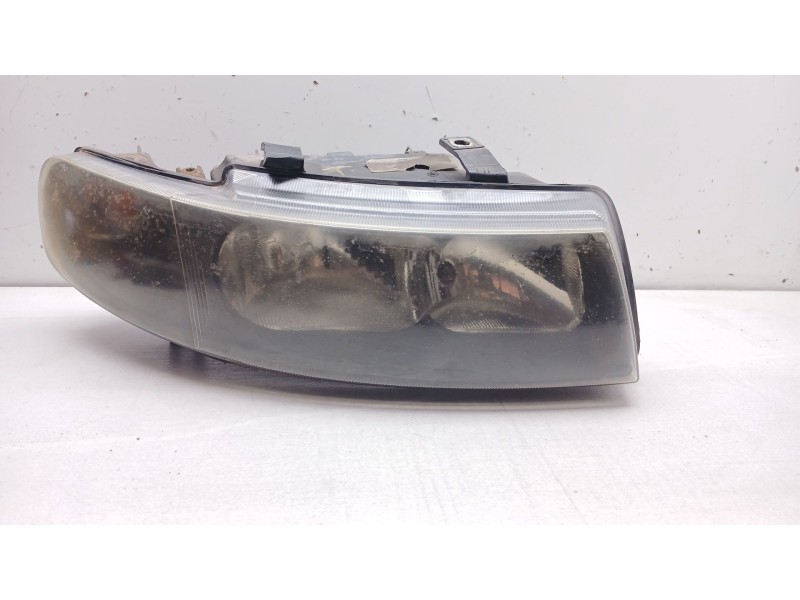 Recambio de faro derecho para seat toledo ii (1m2) 1.6 16v referencia OEM IAM   soporte roto