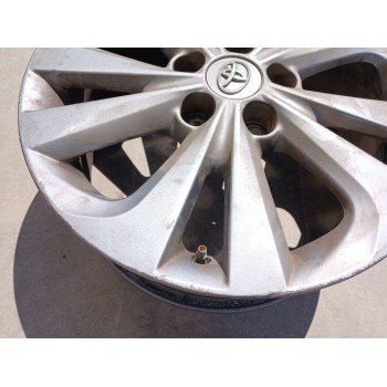 Recambio de llanta para toyota auris touring sports (e18) hybrid active referencia OEM IAM   