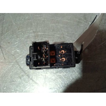 Recambio de mando elevalunas trasero derecho para kia carens ( ) 1.7 crdi cat referencia OEM IAM 93580A4010  