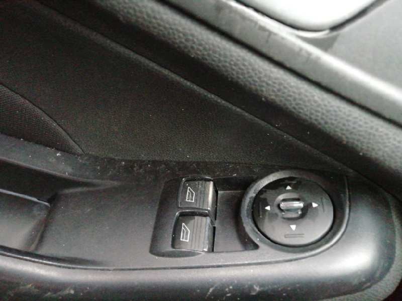 Recambio de mando elevalunas delantero izquierdo para ford fiesta (ccn) trend referencia OEM IAM C1BT14A132AA 2 TECLAS 