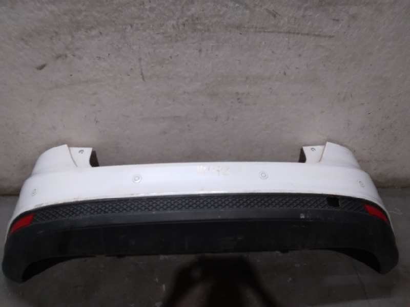 Recambio de paragolpes trasero para ford focus lim. (cb8) 1.6 tdci cat referencia OEM IAM   DAÑADO