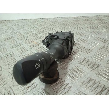 Recambio de mando limpia para toyota auris hybrid active referencia OEM IAM 0267017F858  