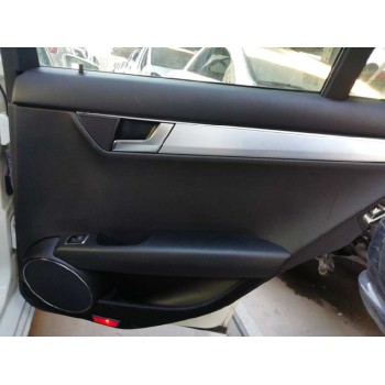 GUARNECIDO PUERTA TRASERA DERECHA 