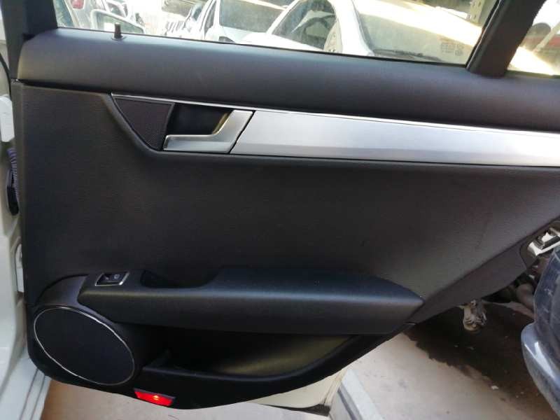Recambio de guarnecido puerta trasera derecha para mercedes-benz clase c (w204) berlina 2.1 cdi cat referencia OEM IAM   