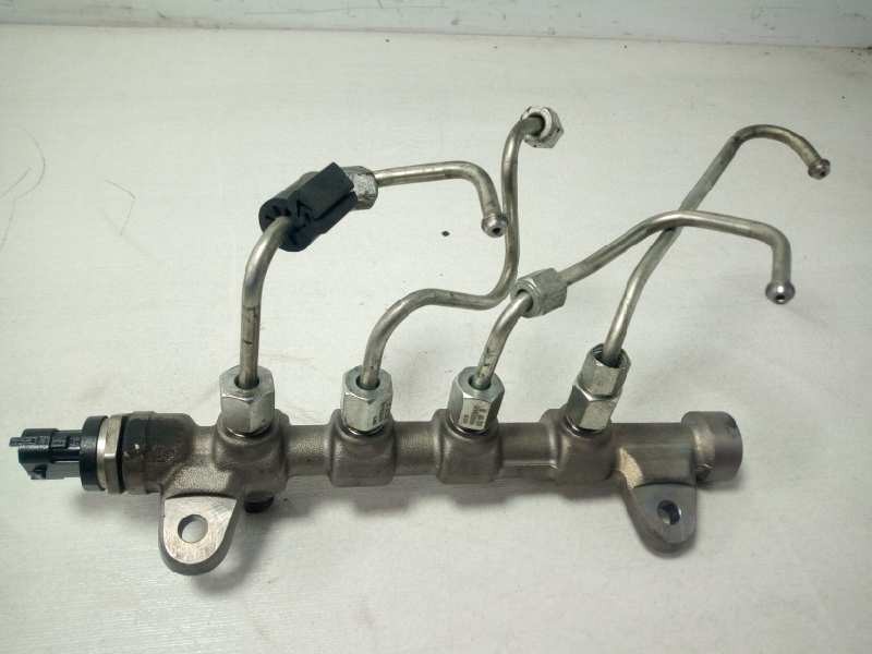 Recambio de rampa inyectora para opel insignia berlina excellence referencia OEM IAM 55576177 0445214221 