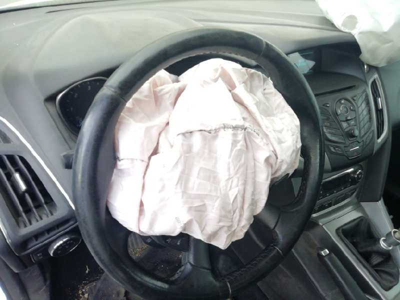 Recambio de volante para ford focus lim. (cb8) 1.6 tdci cat referencia OEM IAM AM513600BF DESGASTADO 