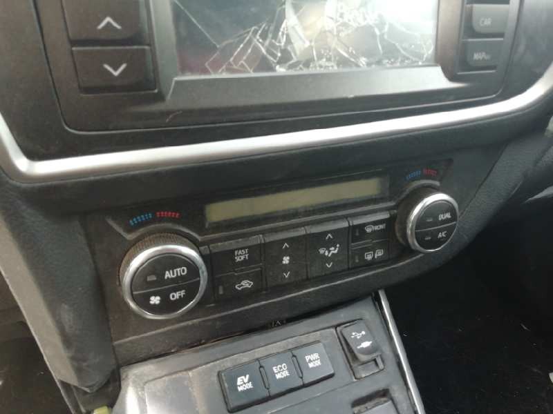 Recambio de mando climatizador para toyota auris hybrid active referencia OEM IAM 5590002360  